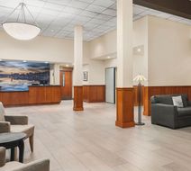 The Inn At Gig Harbor Lobby