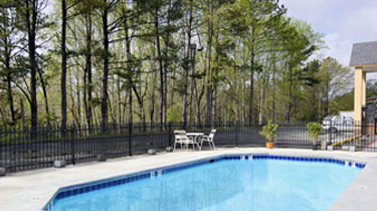 Super 8 Carrollton Pool