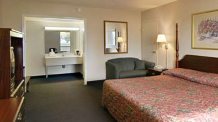 Super 8 Carrollton Room