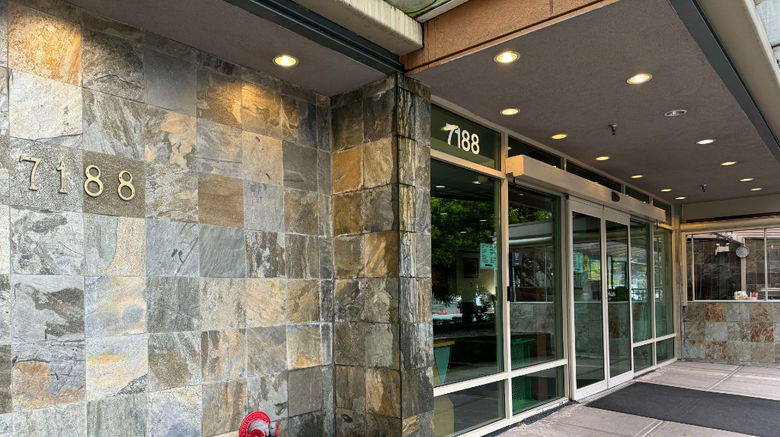 <b>SureStay by Best Western Vancouver Arpt Exterior</b> <b>SureStay by Best Western Vancouver Arpt Exterior</b>