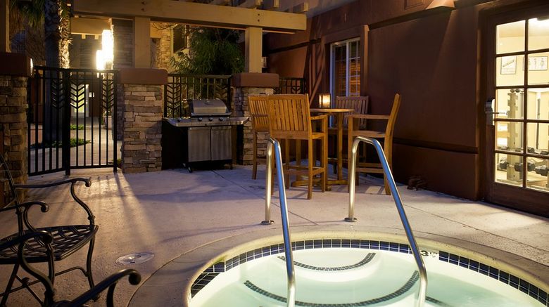 <b>Larkspur Landing Sacramento Hotel Spa</b>