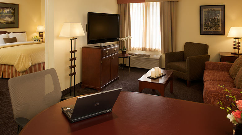 <b>Larkspur Landing Sacramento Hotel Suite</b>