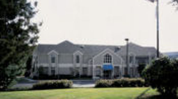 Bridgewater Court Apartments Exterior