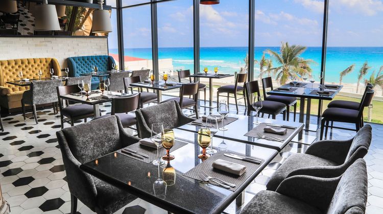 Sandos Cancun Restaurant