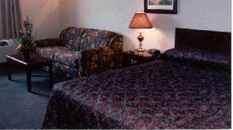 Ramada Lloydminster Room