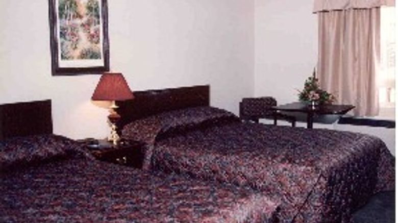 <b>Ramada Lloydminster Suite</b>