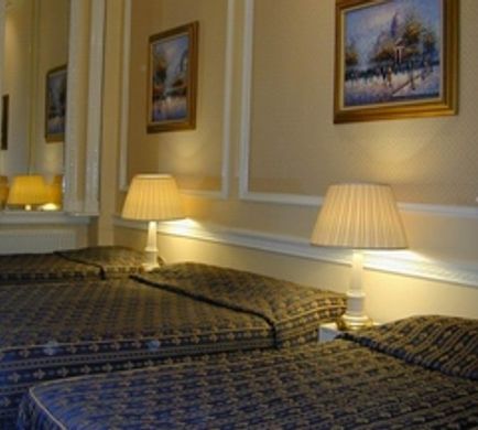 Shakespeare Hotel Room