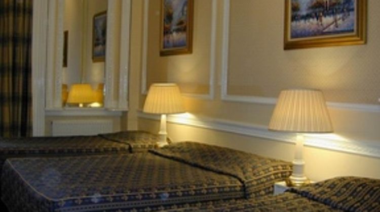 Shakespeare Hotel Room