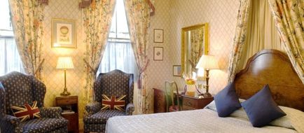 Kennard Hotel Room