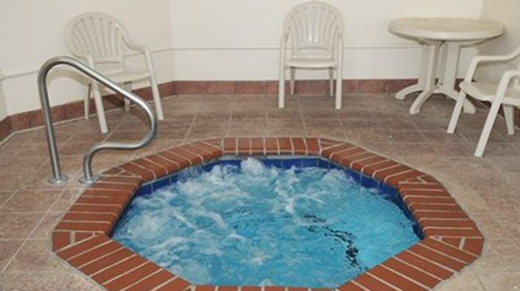 Quality Suites Airport Spa
