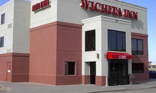 Super 8 Wichita North Exterior