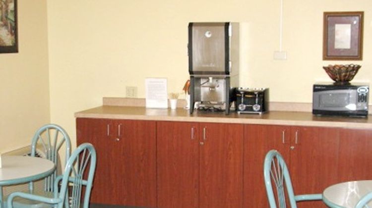 Super 8 Wichita North Restaurant