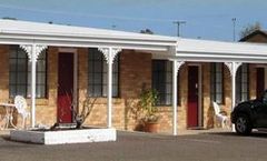 Colonial Motor Lodge