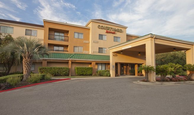 Courtyard By Marriott Beaumont Exterior