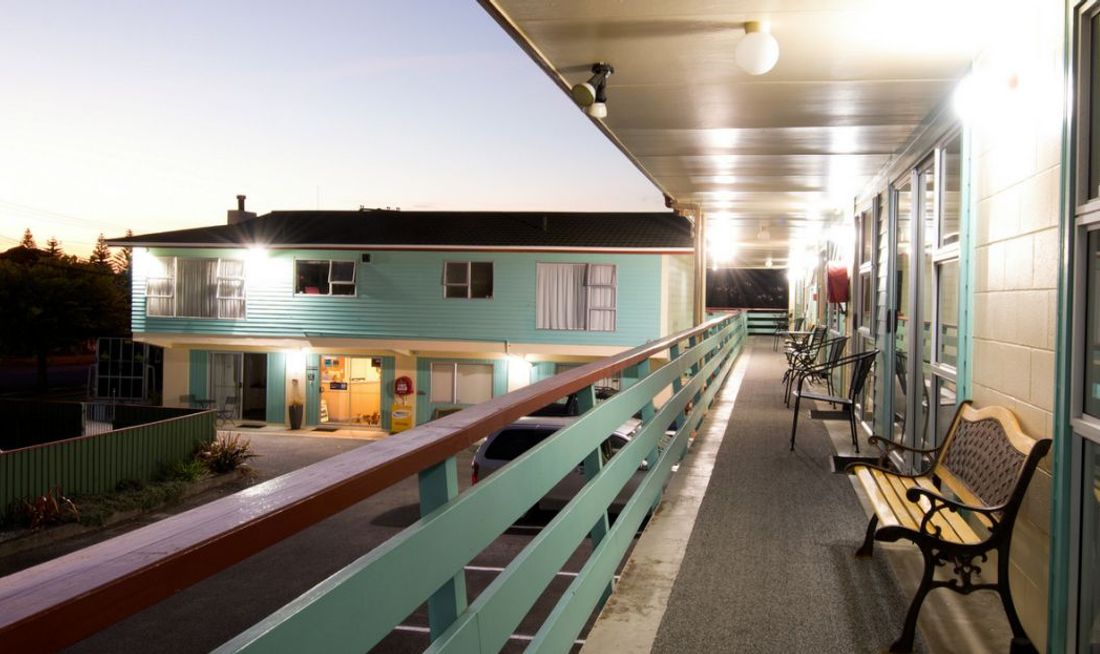 Kapiti Gateway Motel Exterior