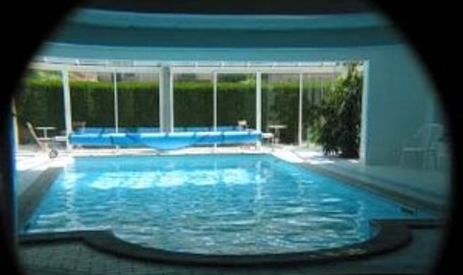 Hostellerie du Vieux Moulin Pool