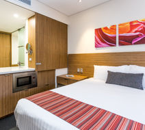 Country Comfort Perth Room