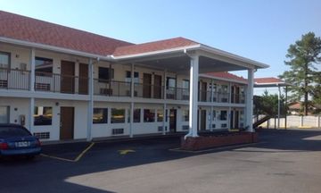 Economy Inn By OYO Ashburn