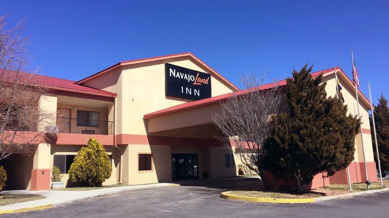 NavajoLand Inn Exterior
