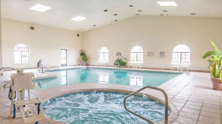 <b>NavajoLand Inn Pool</b>
