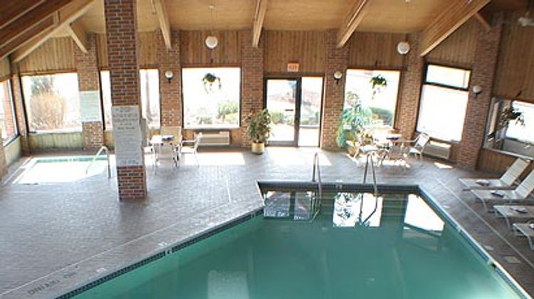 American Inn & Suites Pool