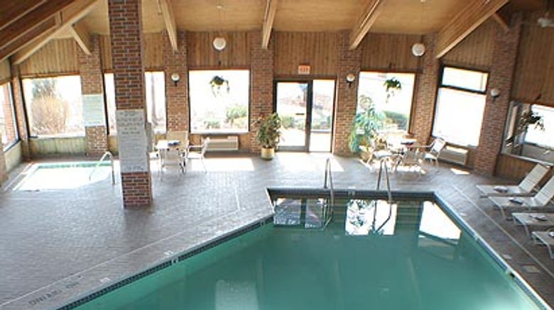 <b>American Inn & Suites Pool</b>
