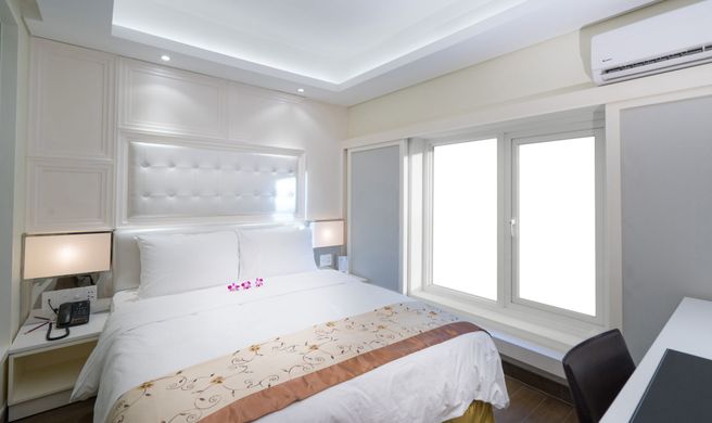IMS Empress Hotel Room
