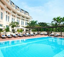 Hilton Hanoi Opera Pool