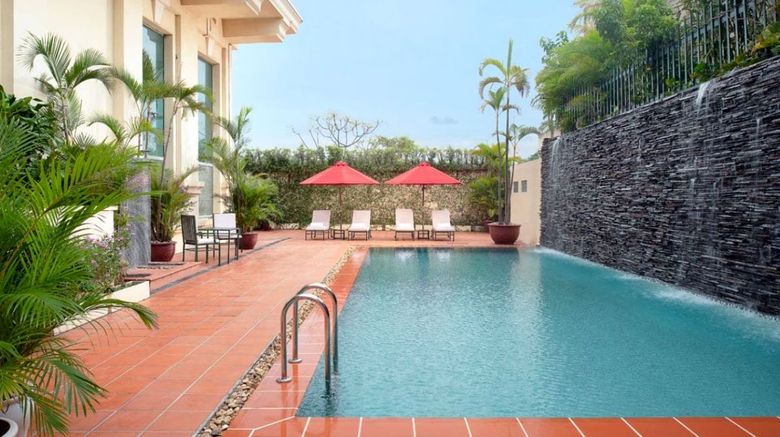 <b>Avani Haiphong Harbour View Hotel Pool</b>