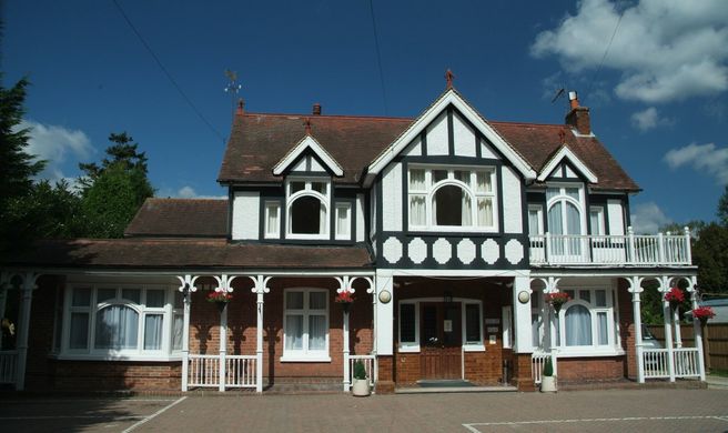 Gatwick Belmont Hotel Exterior