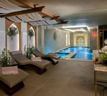 Hotel Romance Pool