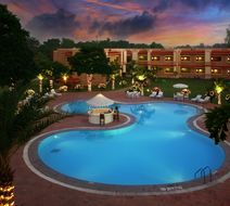 Hotel Clarks Khajuraho Pool