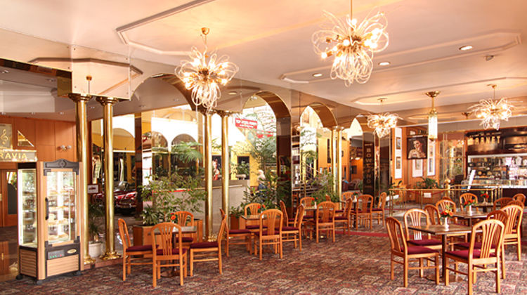TOP HOTEL Praha & Congress Centre Lobby