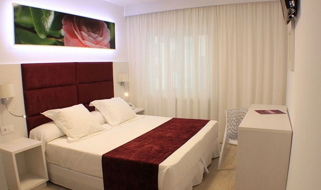 Hotel Husa Gran Proa Room