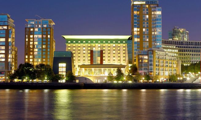 Canary Riverside Plaza Hotel Exterior