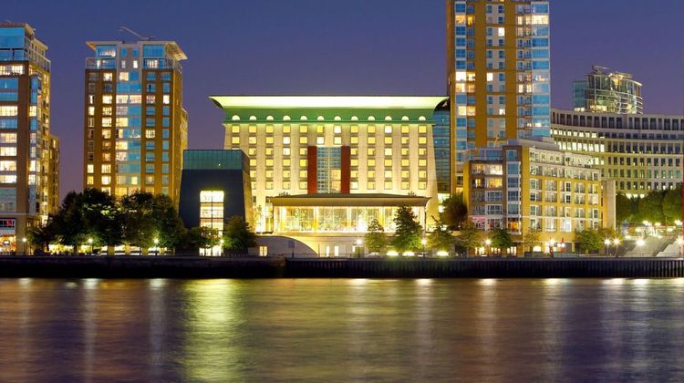 Canary Riverside Plaza Hotel Exterior