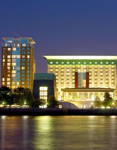 Canary Riverside Plaza Hotel Vignette