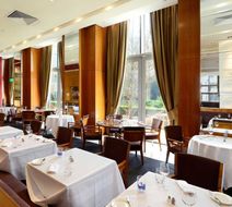 Canary Riverside Plaza Hotel Vignette Restaurant
