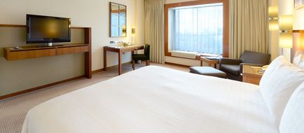 Canary Riverside Plaza Hotel Room
