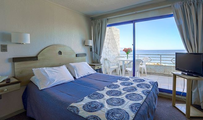 MR. Mar Suites Room