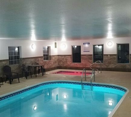 FairBridge Inn Express Pool