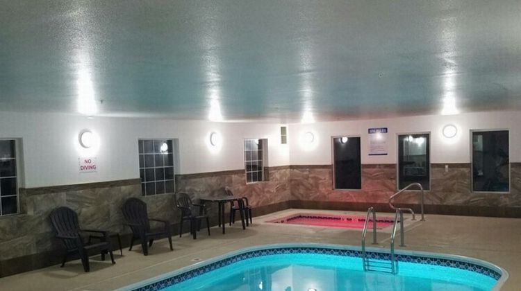 FairBridge Inn Express Pool