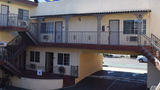 Deluxe Inn Exterior