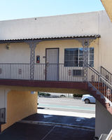 Deluxe Inn