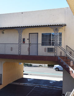 Deluxe Inn