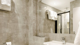 Reem Hotel