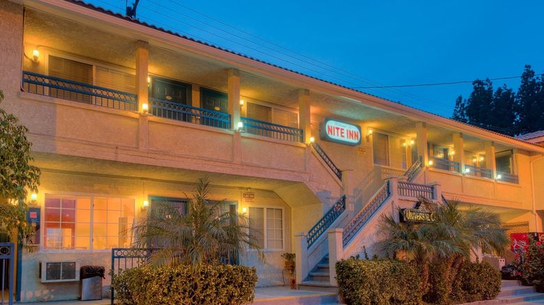 Nite Inn Universal City Exterior