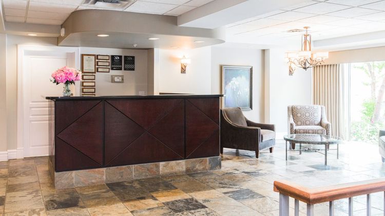 Canterra Suites Hotel Lobby