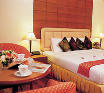 Silom City Hotel Room