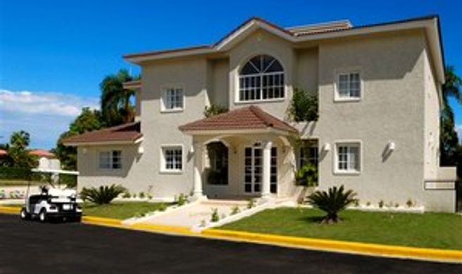 Lifestyle Crown Villas Exterior